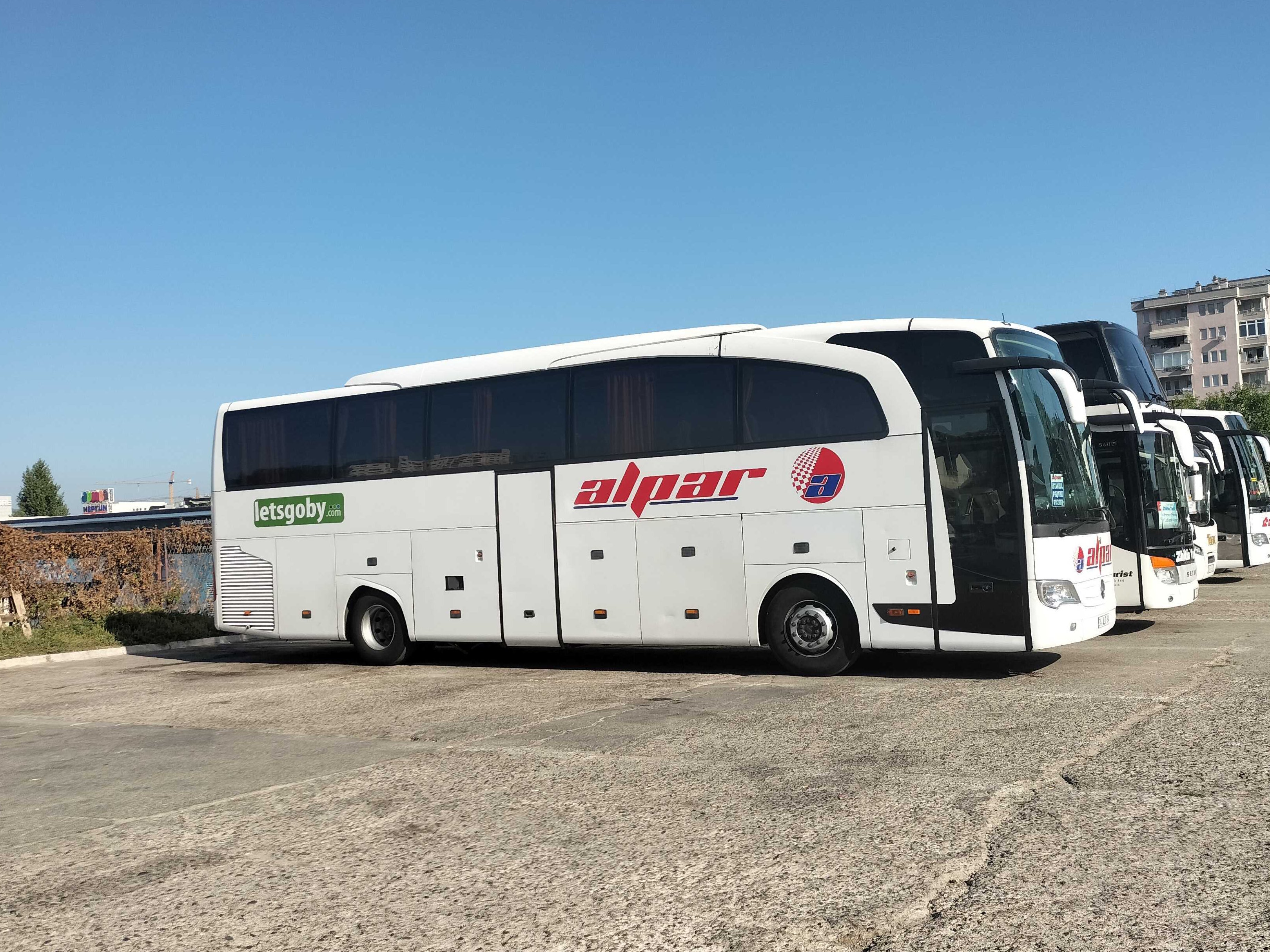 Alpar Turizm Bus with letgoby co-banding